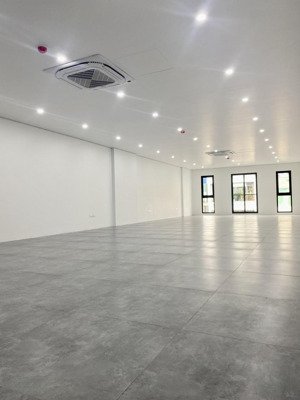 cho thuê sàn văn phòng yên xá- tân triều, 130m2 sàn thông, view thoáng, giá rẻ chỉ 14 tr/tháng