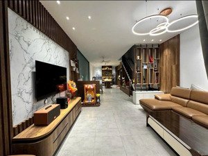 nhà đep 3 tầng khu vip hoà xuân - hàng h.iếm còn sót lại đông nam - view công viên