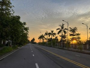 đất mặt đường tỉnh lộ vị trí đẹp tại hoà lạc