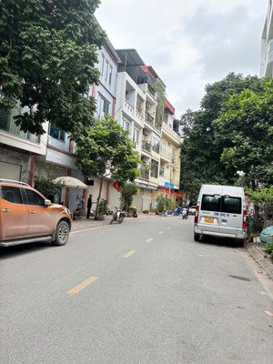 vỉa hè kinh doanh đường 15m tại 24 lý sơn việt thưng - 90m mt 5,8m vuông vắn giá rẻ.