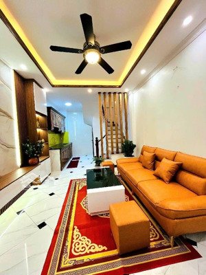 đông thiên nhà cạnh trường học - full nội thất - sổ vuông như bao diêm, mừng tuổi 200tr