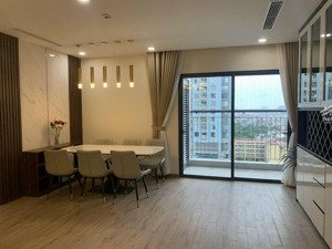 chính chủ bán ch 3pn, 2wc, căn góc 117m2 tại golden park tower, cầu giấy, full đồ, giá rẻ nhất tt