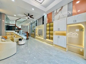 nhà đường bùi quang là p. 12 gò vấp. dt: 3,5 x 15 (nở hậu 4,05m) giá: 6,950 tỷ