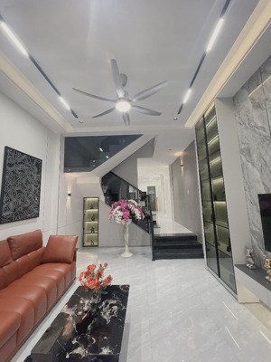 chính chủ bán nhà mặt tiền đường tiên sơn 2 song song lê thanh nghị- hải châu