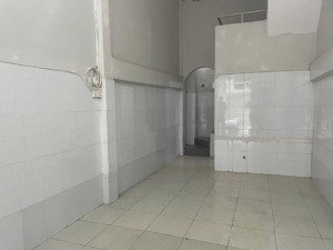 chính chủ cho thuê nguyên căn q5- hẻm xe hơi- 4 tầng- 2 căn ra mặt tiền. chỉ 13,5tr