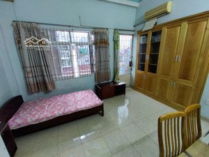 cho thuê phòng 30m2 chính chủ - hẻm ô tô xô viết nghệ tĩnh - sát quận 1