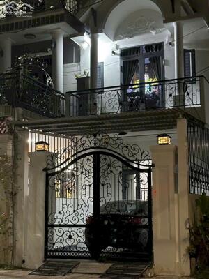 Nhà đẹp tâm huyết 2 tầng Kqh Hương Sơ - TP. Huế Chỉ: 2,x tỷ