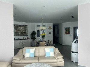 (giảm giá) bán gấp căn hộ keangnam, 118m2, đang cho thuê 1300$ ban công đb, full nội thất 11,8 tỷ