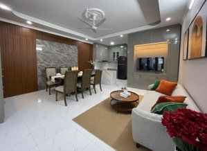 siêu phẩm! nhà phố hào nam, gần học viện âm nhạc, vài bước tới ga metro, 2 thoáng, 10m lên ô tô