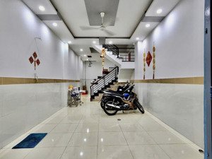 chính chủ cần bán gấp nhà lê đình thám, 3 tầng, 4 x 12m, hẻm 4m, chỉ 5.4 tỷ