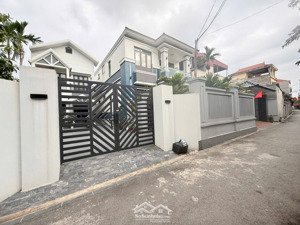 cực hót cơ hội có 1 0 2 cc gửi bán đất tặng nhà 2,5 tầng cực đẹp mỗi sàn 100m2