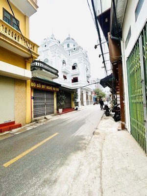 chính chủ bán nhà phố yên duyên diện tích 63.5m2 5 tầng thang máy, nhà mới view hồ khu phânlô giá