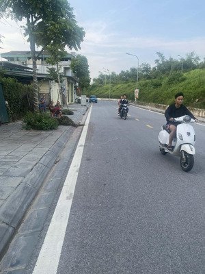 đất phúc lợi cách 1 nhà ra mặt phố