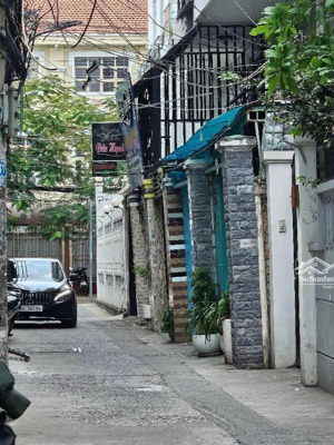 định cư cần bán gấp nhà 4 tầng- giá 9,5 tỷ- dt: 4m x 16m - hẻm xe hơi - đường lâm văn bền- quận 7