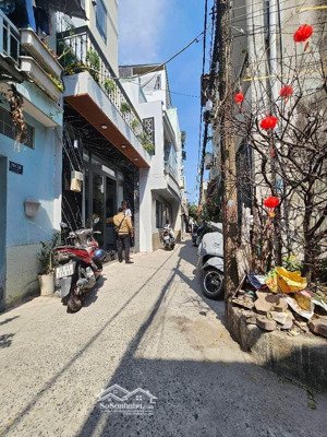 cạnh lotte mart 2 mặt tiền hẻm cách đường nhựa 15m