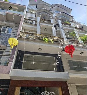 gấp ! siêu phẩm chỉ 9tỷ6 bớt lộc căn nhà 5 tầng khu đồng bộ gần sân bay t3 ,dt:4 x 15,5 vuông vức !