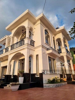 bán villa 2 mặt tiền thoáng mát 8,5tỷ phường lâm viên đà lạt