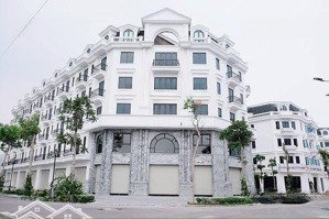 bán biệt thự dịch vọng cầu giấy 200m2 4 tầng mặt tiền 17m hơn 85 tỷ mặt phố kinhdoanh gần công viên