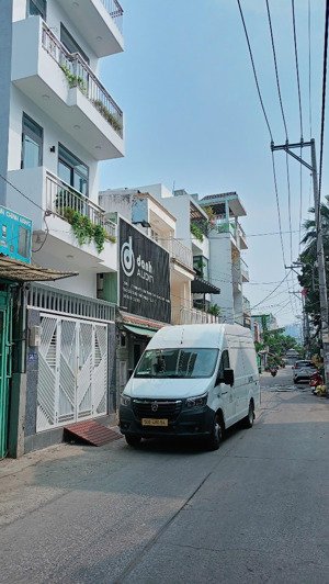 hẻm xe tải _nhà 3 tầng lô nhì phú thuận q7 ngang khủng 5m --cực đẹp