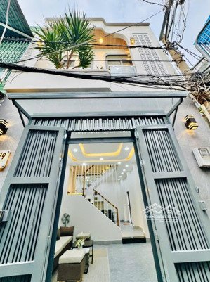 nhà đẹp căn góc nguyễn văn khối p8__diện tích: 4.05m x 10m: 1 trệt 1 lầu.2 phòng ngủ, 2 toilet.