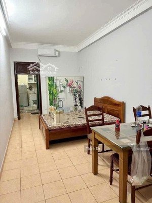 cho thuê chưng cư 80m 2pn giá 6,2 tr /th hoàng như tiếp - bồ đề - khu hàng không - ô tô tránh