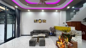 nhà văn cao kế trần quang khải đang cho thuê 15 triệu/th. 5x15m 3 tầng, 7 ngủ 7 wc full nội thất sh