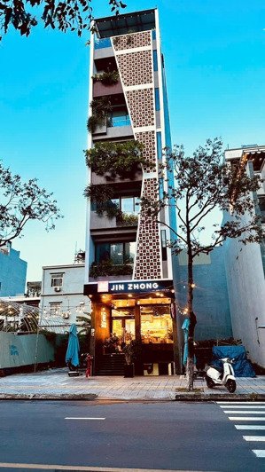 toà văn phòng 7 tầng: đường trần hưng đạo. ngay cầu rồng. đang cho thuê 80 triệu/tháng. cực đẹp