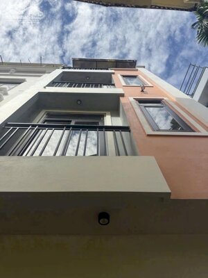 Bán nhà ngõ Ẩm Thực - Sài Đồng. Sân cổng riêng- Full Nội thất, 51m x 4T. Lh 0965858116