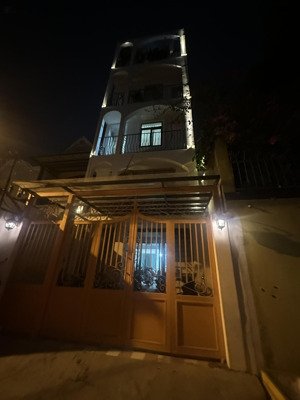 bán tòa nhà 8 căn hộ dịch vụ thảo điền, quận 2, dòng tiền ổn định