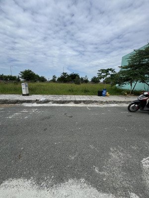 đường 10a kdc tân đô , 6x 17.5 giá bán 1 tỷ 650 triệu , sổ hồng riêng , gần nhà hàng ,hồ sinh thái