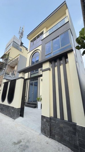 bán nhà khu thảo điền. căn này thuộc hàng hiếm có