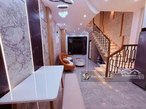 bán nhà ngọc thụy long biên 46m2 gần mipec, cầu long biên- chỉ hơn 7 tỷ