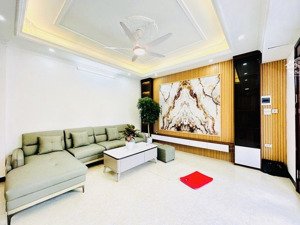 bán nhà p.lò đúc-q.hbt- nhà đẹp-
lô góc-ô đỗ cửa-ngõ thẳng tắp ra phố 32m2-4 tầng-mt 5.2m-9.8 tỷ