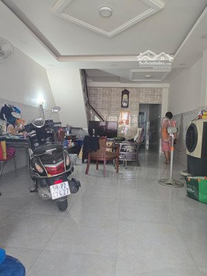 hẻm xe hơi trung tâm lê văn việt & lã xuân oai giảm 50tr