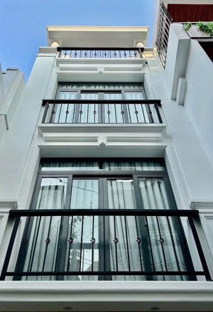 bán nhà siêu đẹp vip tại phú nhuận giáp quận 1