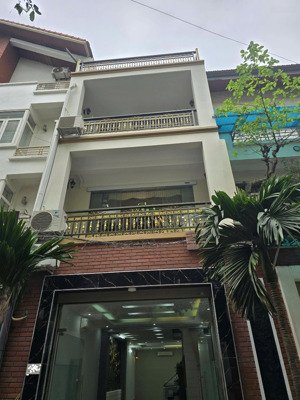 cho thuê siêu phẩm lk nguyễn văn lộc, làng việt kiều châu âu. dt 80m2, mt 5m, 4 tầng, giá 27tr