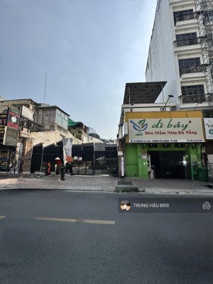 siêu vị trí mt nguyễn văn đậu pn - dt 20 x 38m - công nhận 700m2 - ctxd 12 tầng - giá 130 tỷ