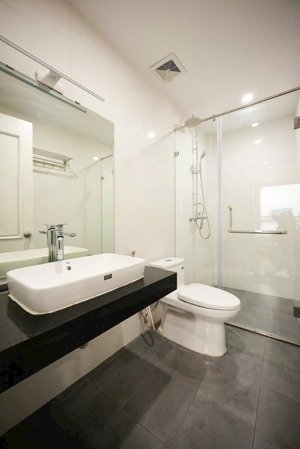 bán nhà 5,5 tầng đẹp mặt ngõ chính 209 đội cấn - 173 hoàng hoa thám. lô góc- vị trí đẹp-giá 14 tỷ