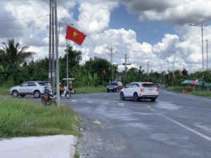 bán đất đường nối cầu vàm xáng giữa quốc lộ 61c và đường nguyễn văn cừ nối dài qua trung tâm tpct