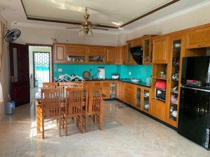 cho thuê nhà gần trường nguyễn khuyến phú chánh b
1 trệt 1 lửng 3 lầu