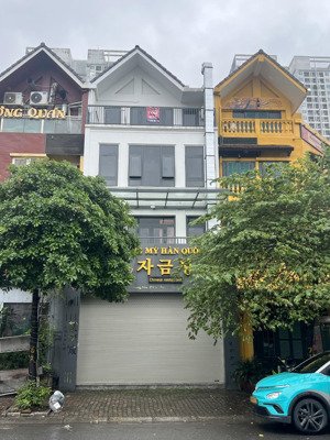 cho thuê nhà mặt phố sinh viên dương khuê, diện tích 70m2 x 3 tầng, mặt tiền 4,5m nhận nhà ngay