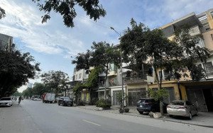 chính chủ bán khu văn phú trục 24m 70m2 kinh doanh sầm uất giá đầu tư