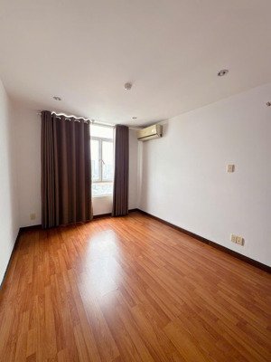 cho thuê căn hộ giai việt đường tạ quang bửu p chánh hưng q8. lh 