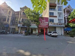 Bán đất tặng nhà sẵn kinh doanh dòng tiền. Dt: 90m2 mt:4,5m