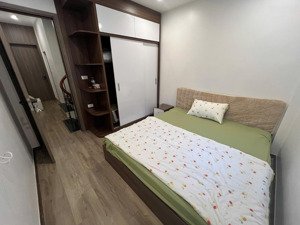 45m2, 5 tầng mới tây hồ. chưa đầy 1 phút đi bộ ra hồ. 10m ra ô tô đỗ. 2 mặt thoáng đẹp.