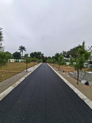 hoa hậu - dt 130m - đường 12m vỉa hè 3m - full thổ cư - gần metro