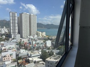 bán căn hộ napoleon castle nha trang 2 phòng ngủ view xéo biển giá chỉ 2,1 tỷ