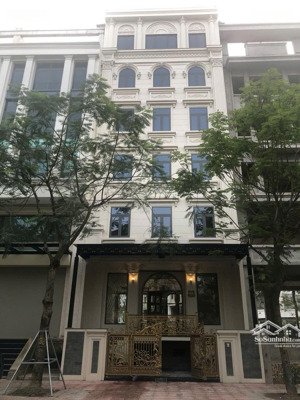 chính chủ cho thuê nhà 8 tầng mặt phố 130 hoàng như tiếp, bồ đề, long biên