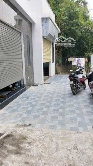 bán nhà mặt đường thông thoáng, tiện lợi