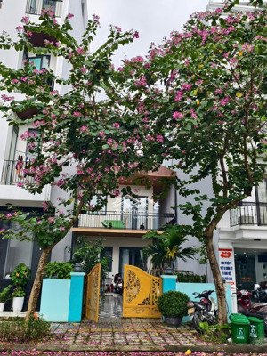 bán đất tặng nhà 2 tầng khu đô thị fpt gần kênh, thoáng mát